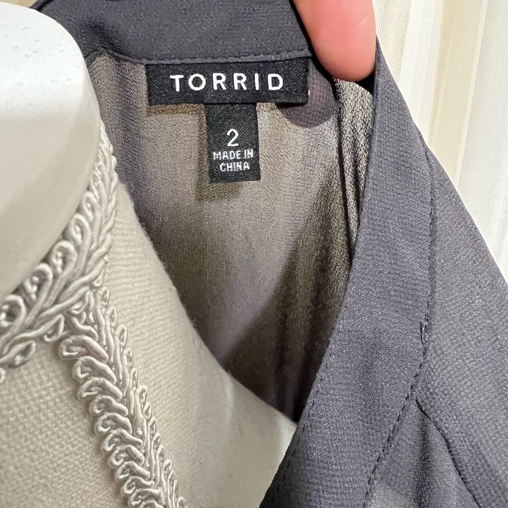 🛑Torrid blouse🛑 - Picture 4 of 4